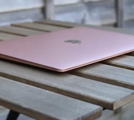 how long does macbook air last