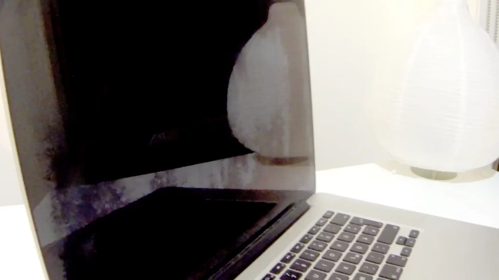 How to remove scratches from MacBook Pro Screen